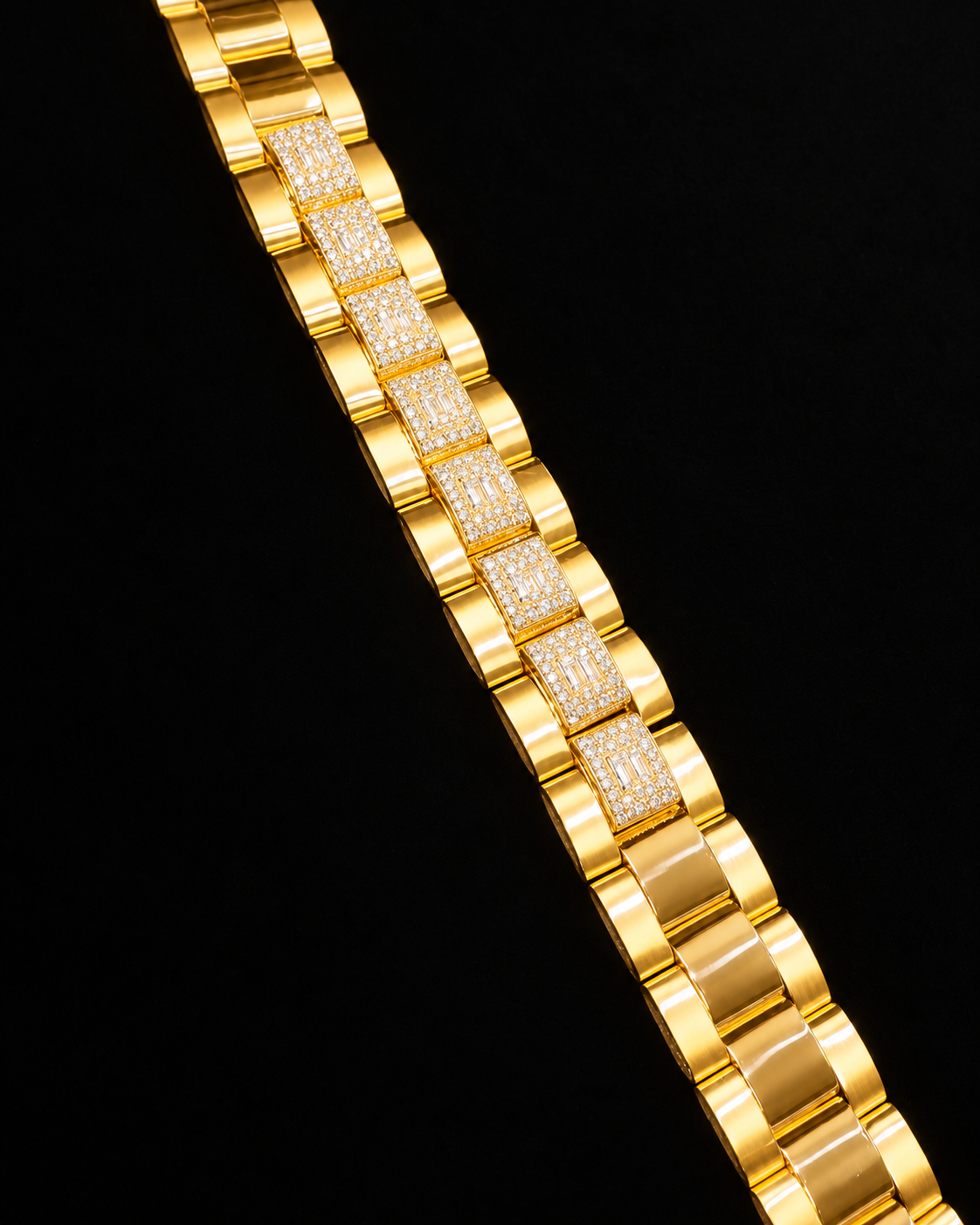Yellow gold link bracelet with a diamond-set center panel